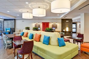Lobby - Home2 Suites by Hilton Stafford Quantico (Stafford)