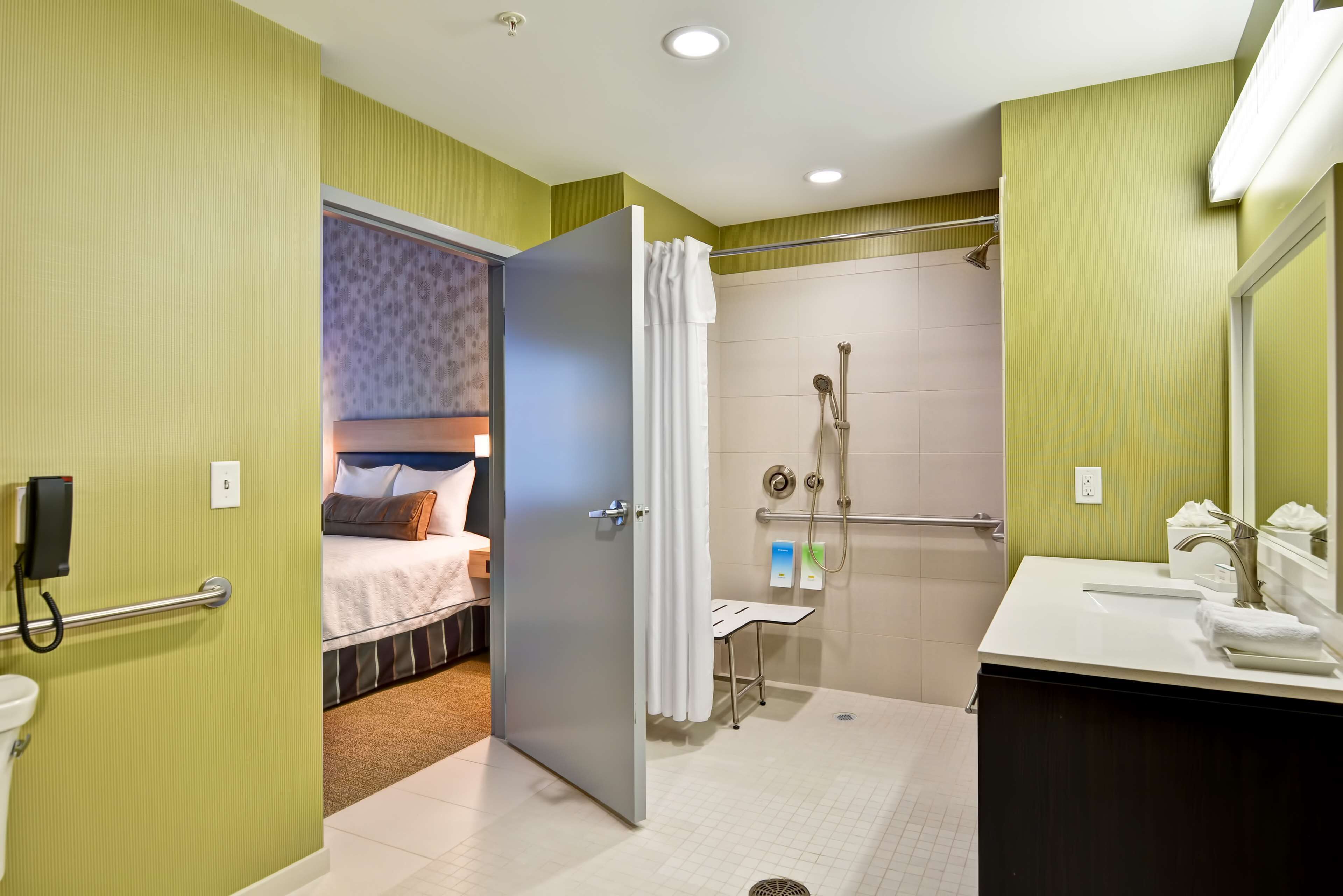 suite, 2 queen beds, accessible (mobility & hearing, roll-in shower) | bathroom shower