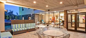 홈2 스위츠 바이 힐튼 스태퍼드 콴티코