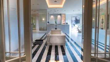 Couples treatment room(s), sauna, hot tub, steam room, body treatments
