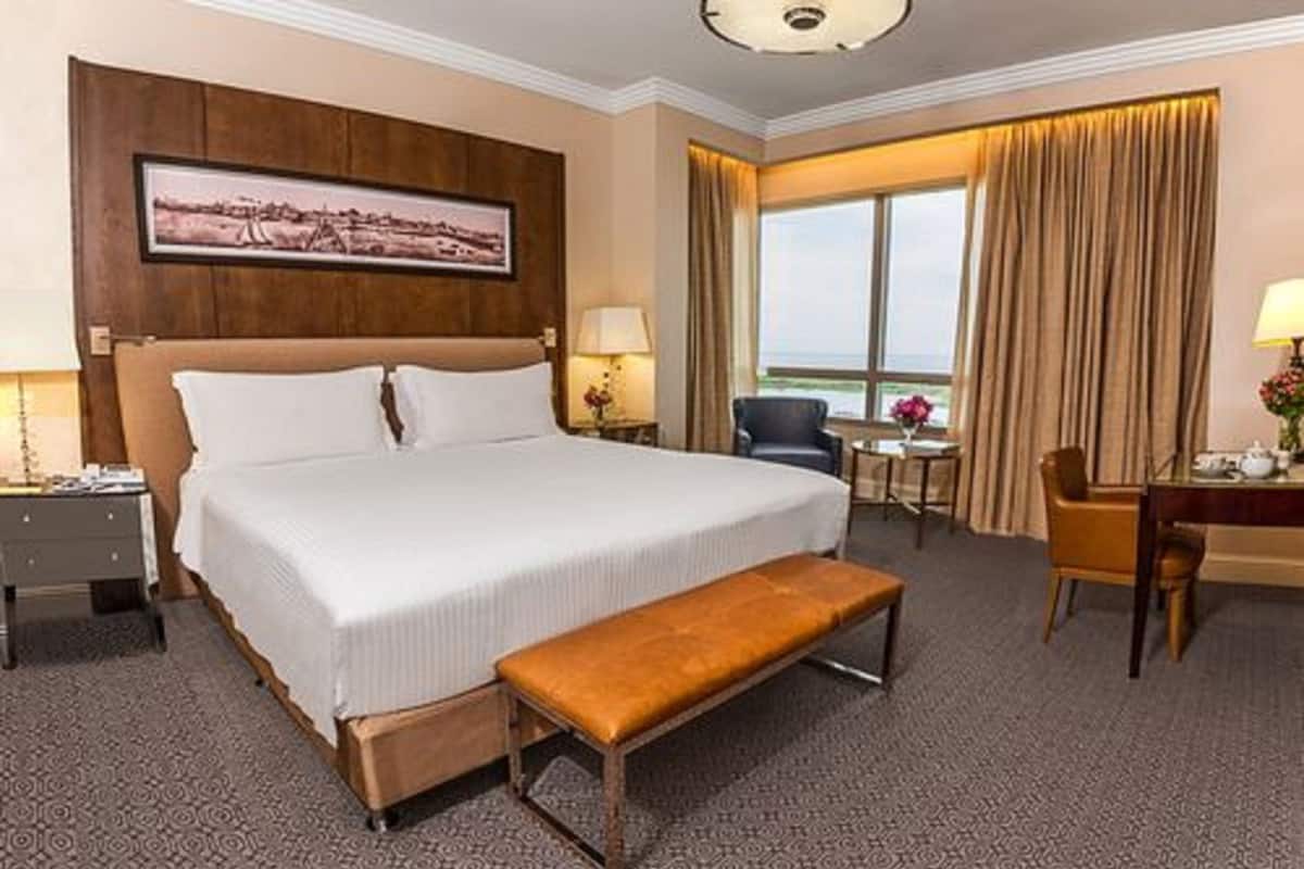 Egyptian cotton sheets, premium bedding, down duvets, pillow-top beds