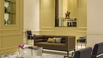 Área de estar no saguão