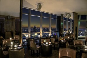 2 Bars/Lounges, Bar im Pool, Poolbar