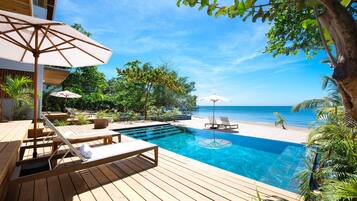 Casa família, vista para o jardim | Roupas de cama premium, frigobar, cofres nos quartos