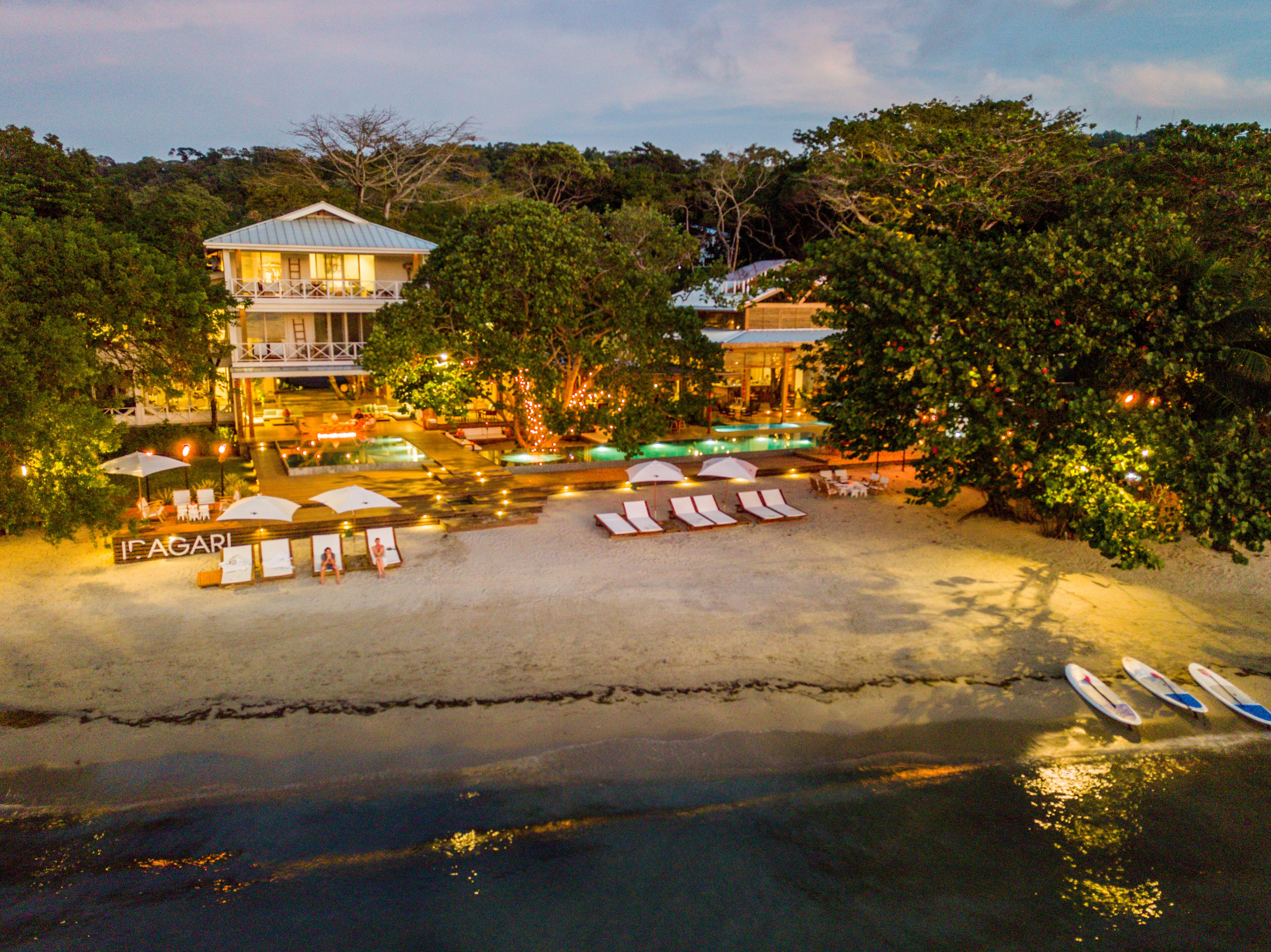 Façade de l’hébergement - soirée/nuit