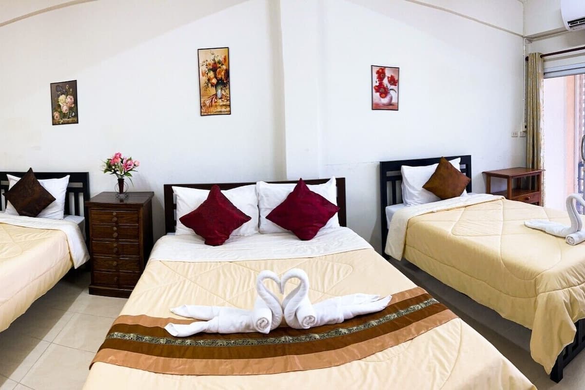 Family Room | 办公桌、免费 WiFi