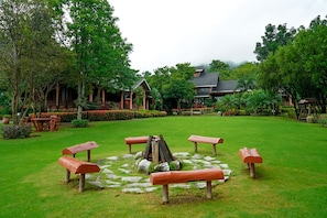 Courtyard - Valley Garden Resort (Muak Lek)