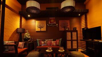 Fassade der Unterkunft – Abend/Nacht