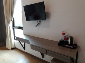 Family-Triple King | Desk, soundproofing, iron/ironing board, free WiFi