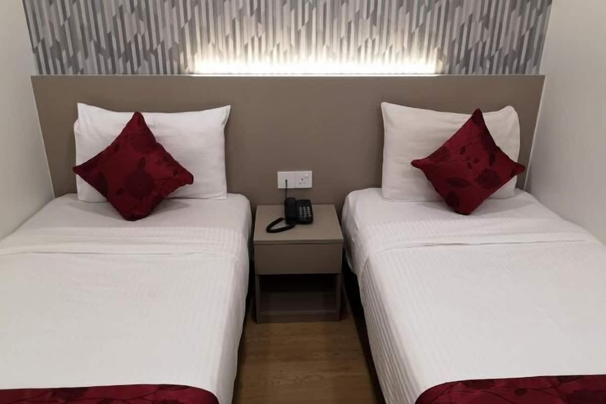 Desk, soundproofing, iron/ironing board, free WiFi