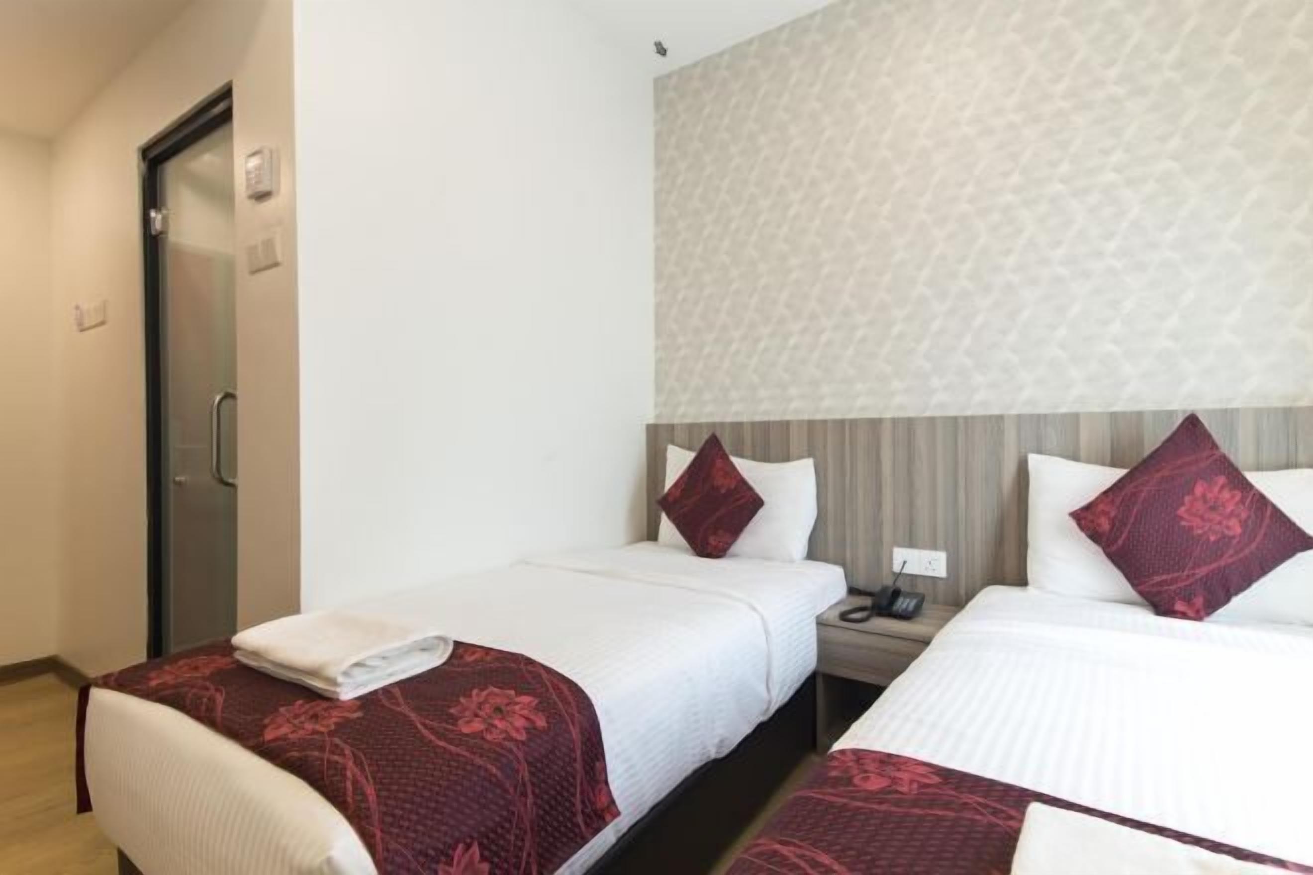 办公桌、隔音、熨斗/熨板、免费 WiFi