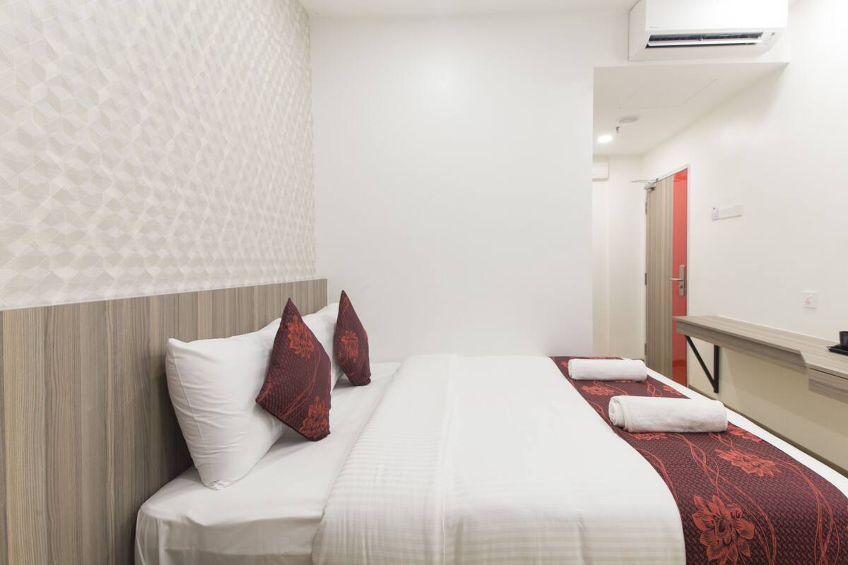 Chambre Double Supérieure, 1 grand lit | Bureau, chambres insonorisées, fer et planche à repasser, Wi-Fi gratuit