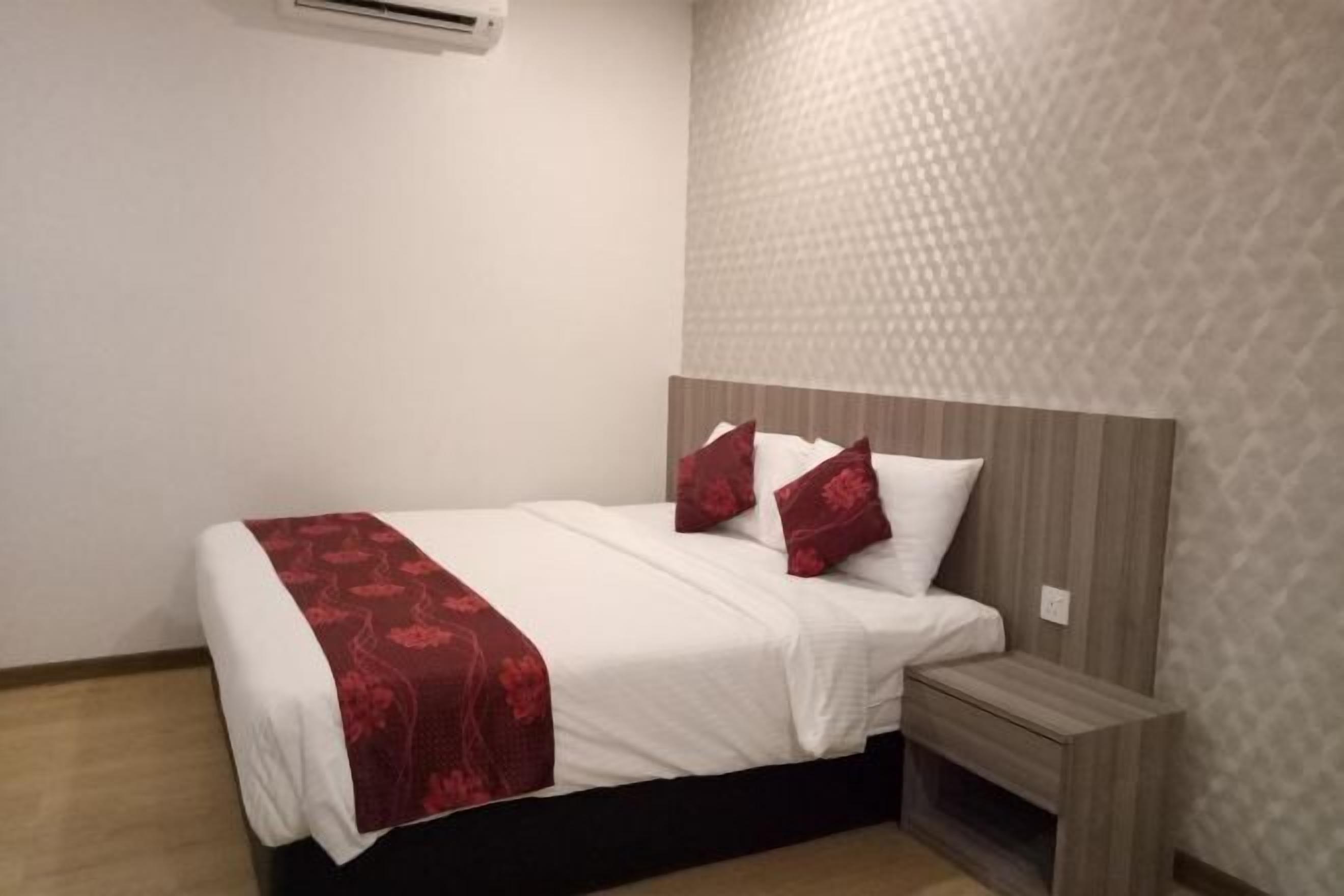 Bureau, chambres insonorisées, fer et planche à repasser, Wi-Fi gratuit