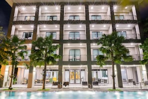 Front of property - evening/night - The Sala Pattaya (Pattaya)