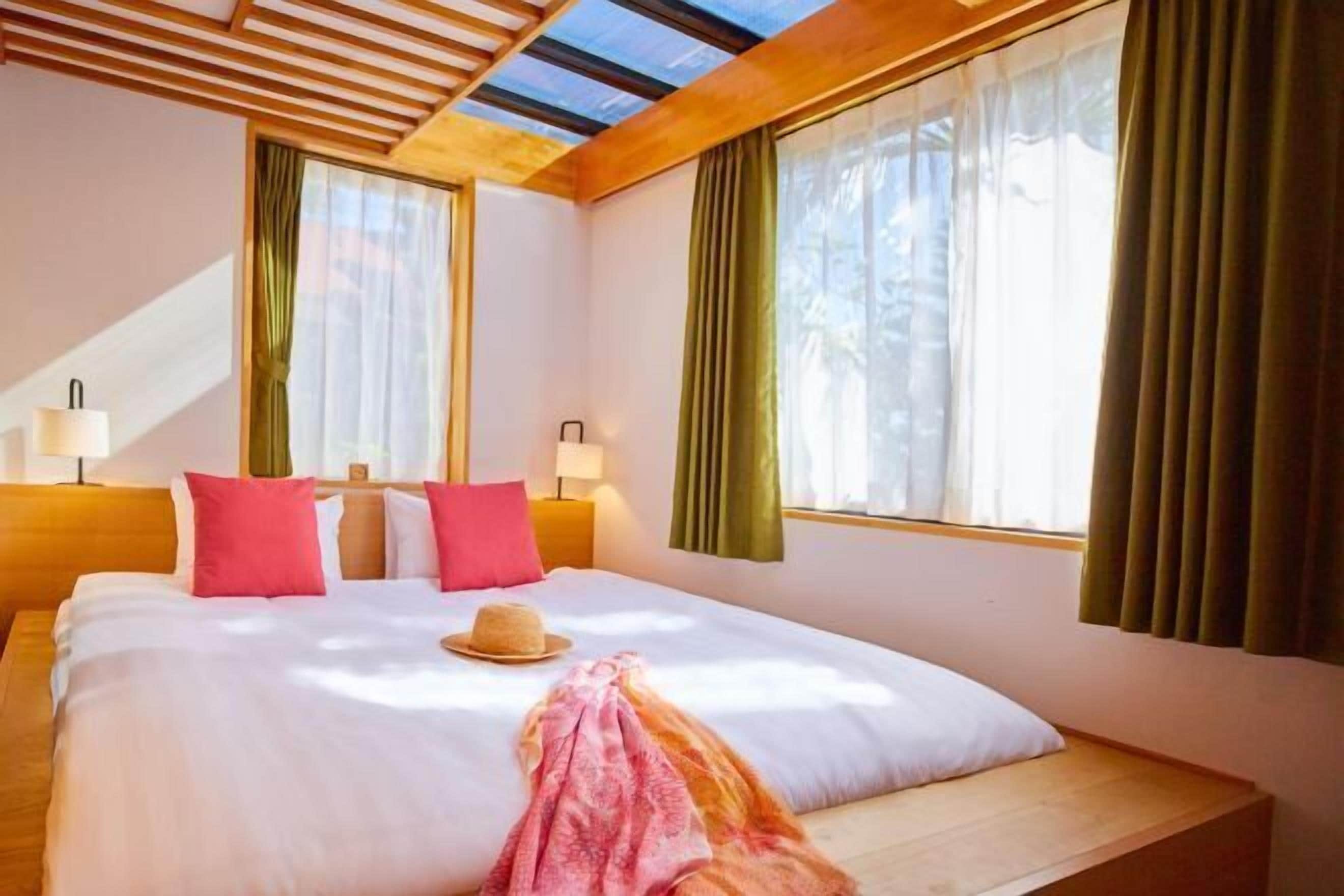 2 bedrooms, in-room safe, blackout drapes, iron/ironing board