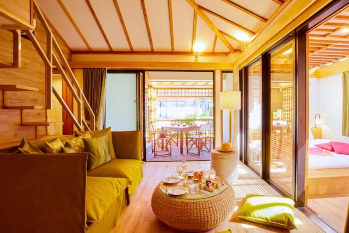 Jacuzzi Villa