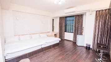 Phòng 4 Deluxe | Bàn, phòng cách âm, truy cập Internet không dây miễn phí