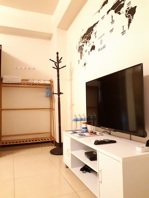 Family Quadruple Room | Desk, soundproofing, free WiFi, bed sheets