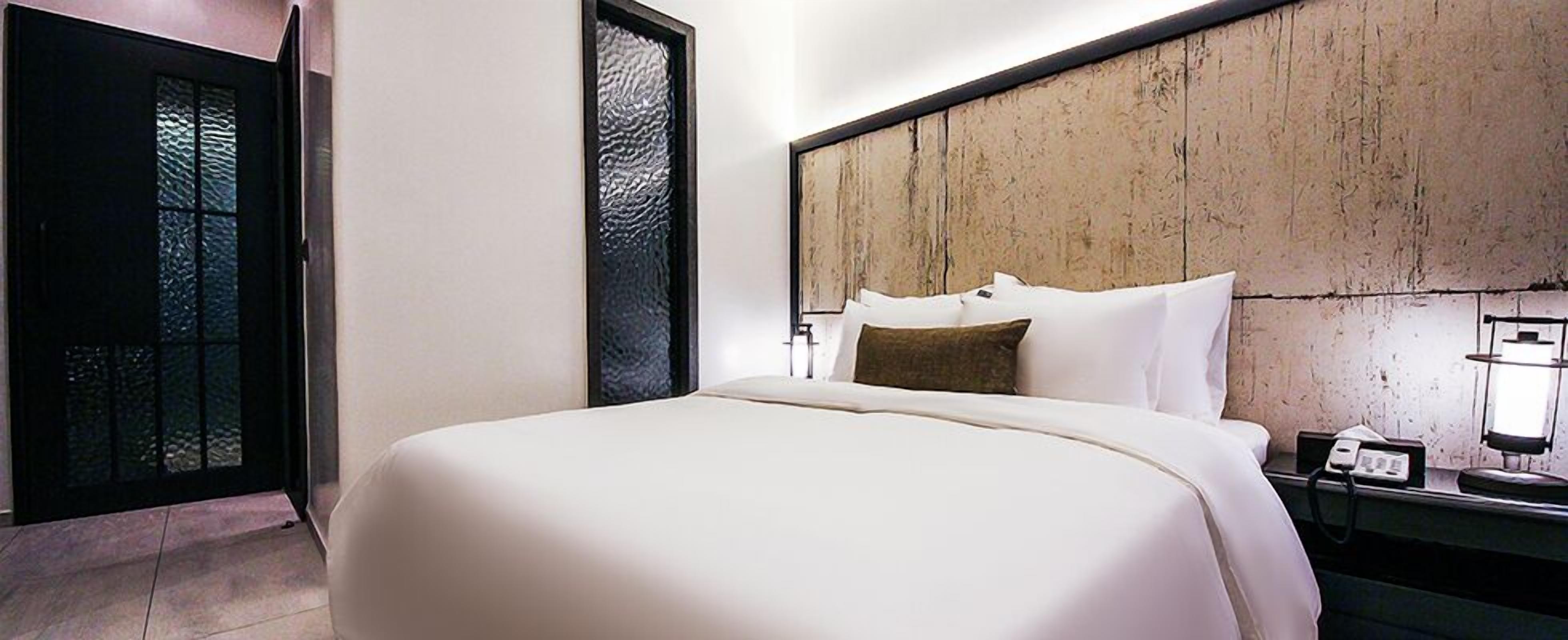 standard room | in-room safe, soundproofing, free wifi, wheelchair access
