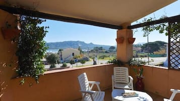 Departamento, 2 habitaciones | Terraza o patio