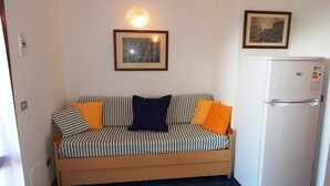 Apartment, 2 Bedrooms (Mediterranea 1) | Living area