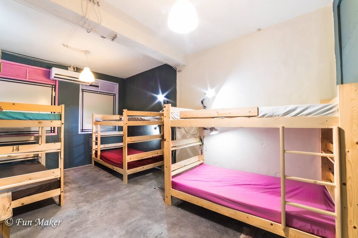 Gemeinsamer Schlafsaal, Gemischter Schlafsaal (Bunk Bed)