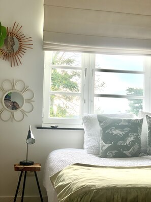 Standard Double or Twin Room (4)