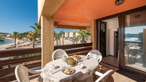 Huoneisto, 3 makuuhuonetta (QUADRI LUNGOMARE 1) | Terassi/patio