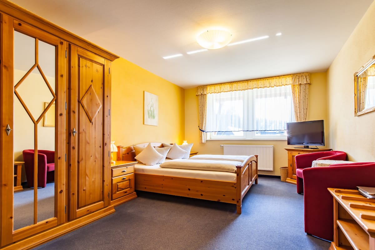 double room | blackout curtains, free wifi, bed sheets