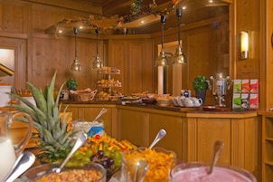 Daily buffet breakfast (EUR 9 per person)