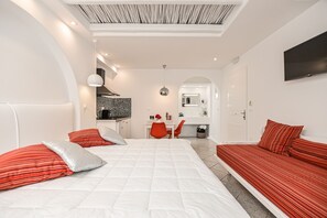Junior Suite (2-3 Adults) | Premium bedding, down comforters, pillowtop beds, in-room safe - Naxos Evilion (Naxos)
