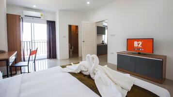 Presidential Suite | Desk, free WiFi, bed sheets