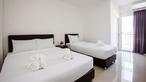 Desk, free WiFi, bed sheets - B2 Korat Boutique & Budget Hotel (Nakhon Ratchasima)