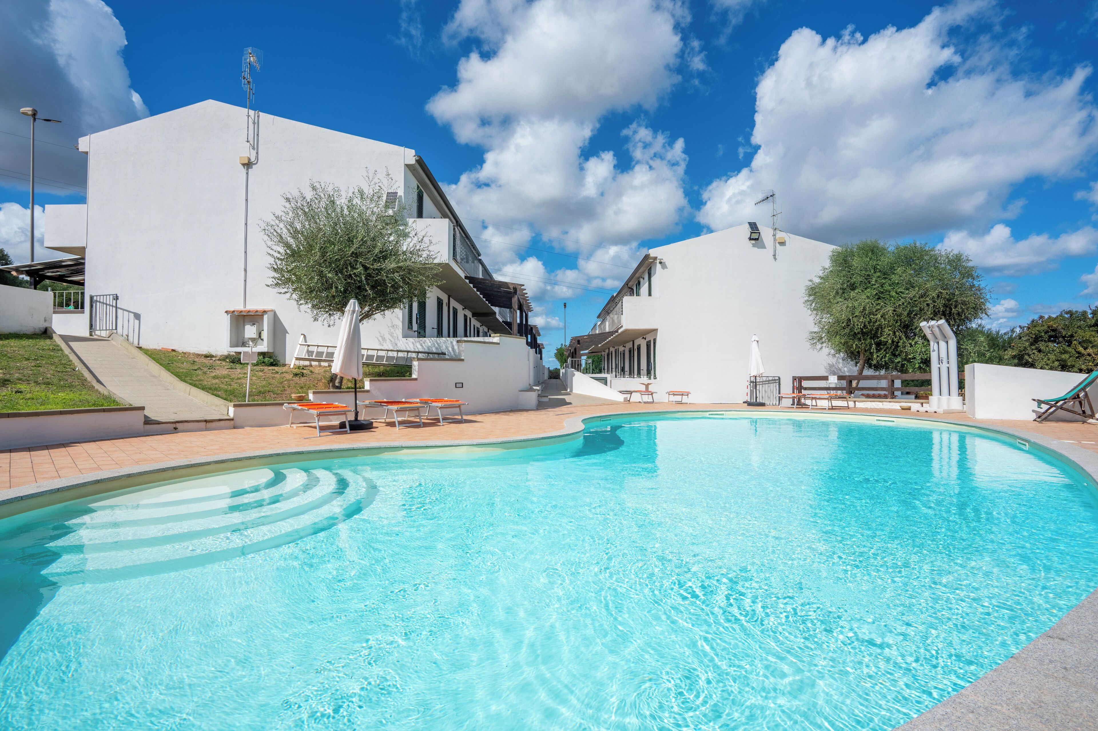 Superior-Apartment | Hochwertige Bettwaren, Zimmersafe, Schreibtisch, Verdunkelungsvorhänge