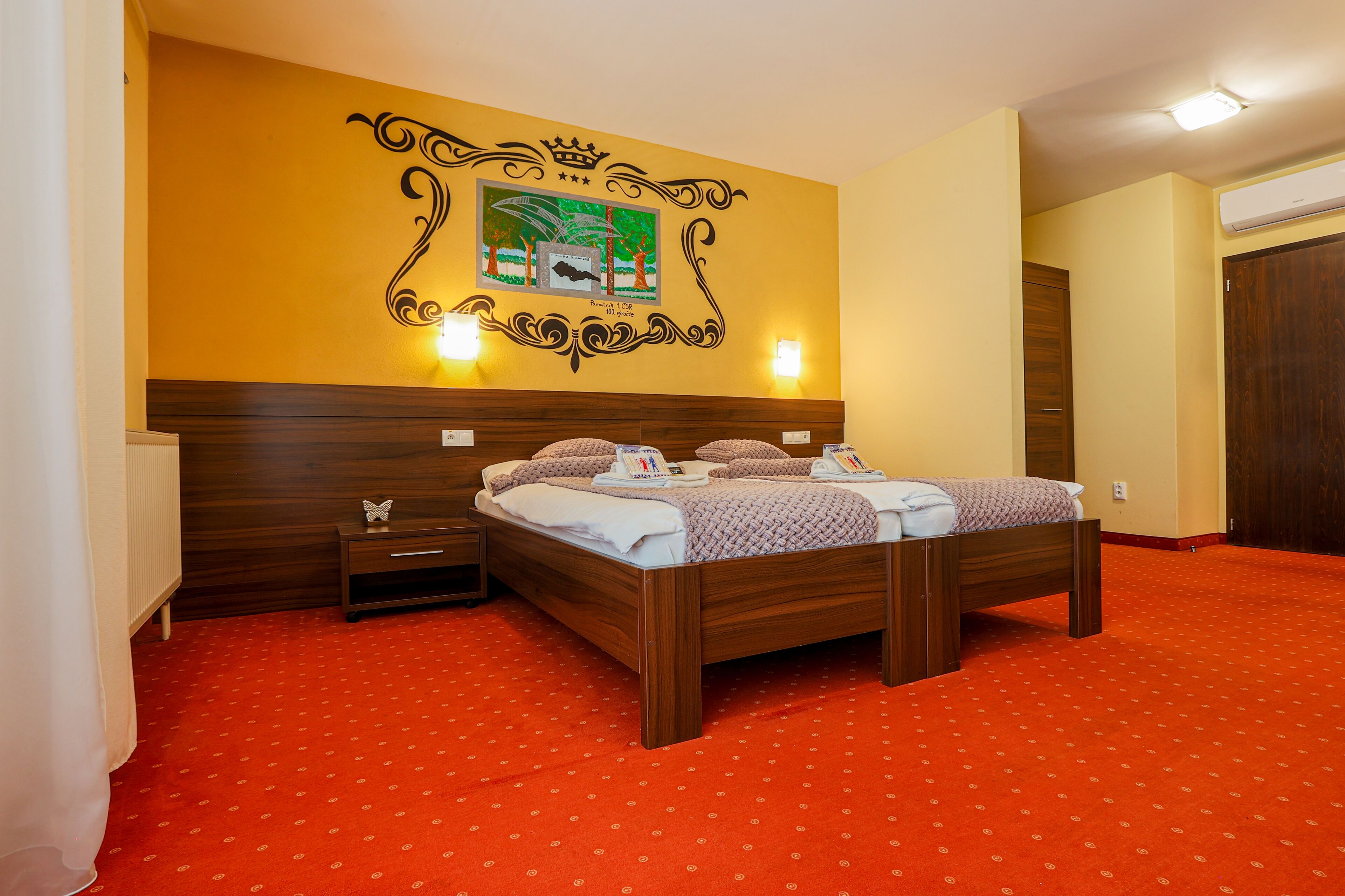 business double or twin room | 1 bedroom, minibar, desk, laptop workspace