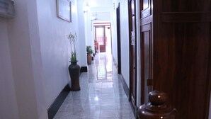 Hallway - Apple 2 Guesthouse (Luang Prabang)