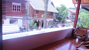 Terrace/patio - Apple 2 Guesthouse (Luang Prabang)