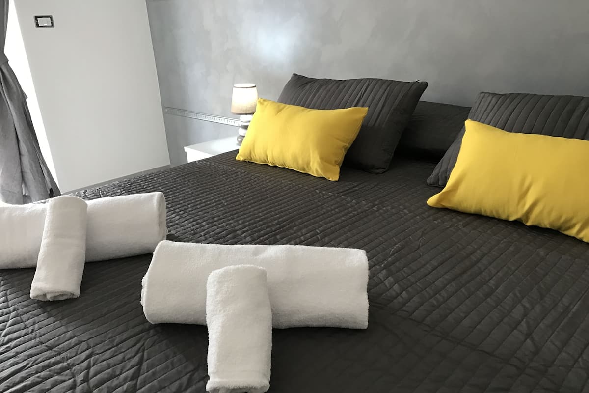 Camera Standard, bagno privato | Una scrivania, tende oscuranti, Wi-Fi gratuito, lenzuola