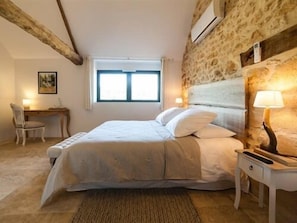 Premium bedding, individually decorated, individually furnished, desk - Le Petit Paradis (Grolejac)