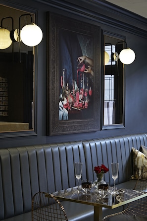 Bar lounge