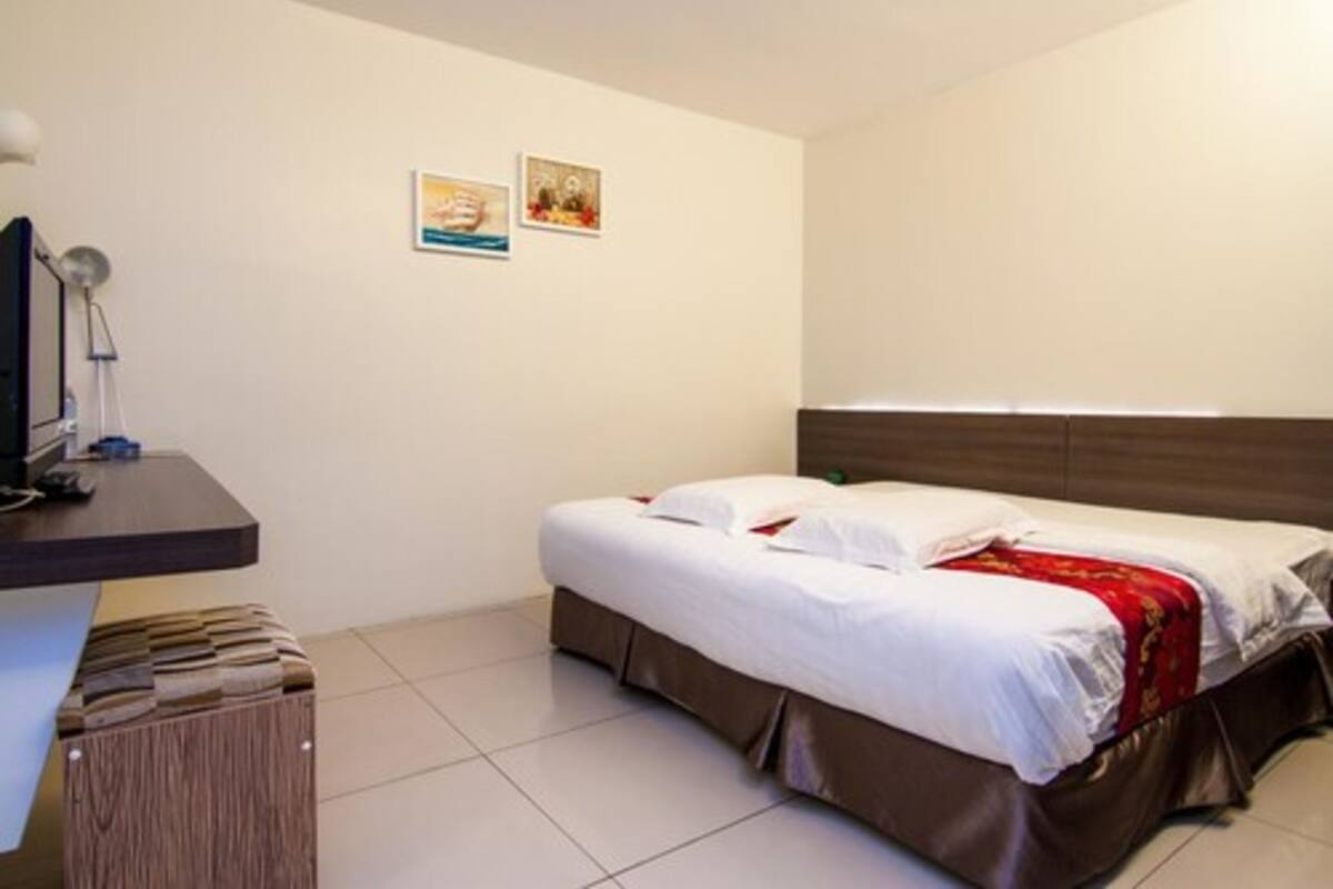 Deluxe Room, No Windows