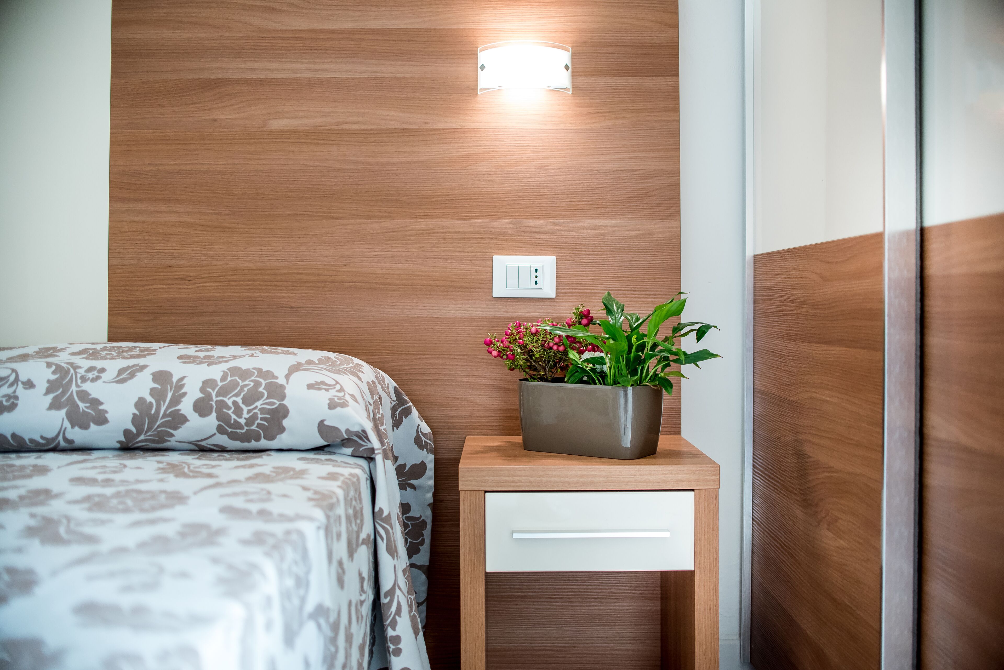 in-room safe, desk, blackout curtains, free wifi