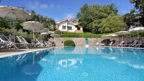 Piscina externa sazonal