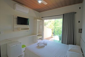 Double Room | Premium bedding, minibar, in-room safe, desk