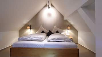 ๋๋ญ์ค๋ฃธ (King Size Bed) | ๊ณ ๊ธ ์นจ๊ตฌ, ์ฑ
์, ๋
ธํธ๋ถ ์์
๊ณต๊ฐ, ์๋ง ์ปคํผ