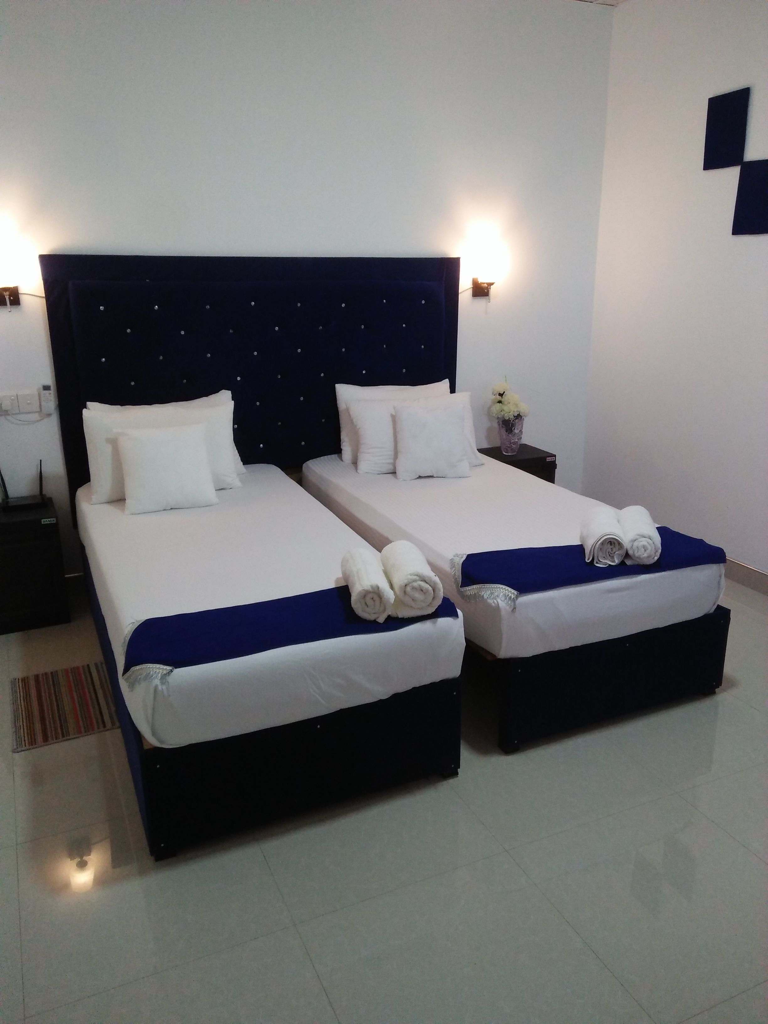 deluxe double or twin room, 1 bedroom, garden view, mountainside | living room