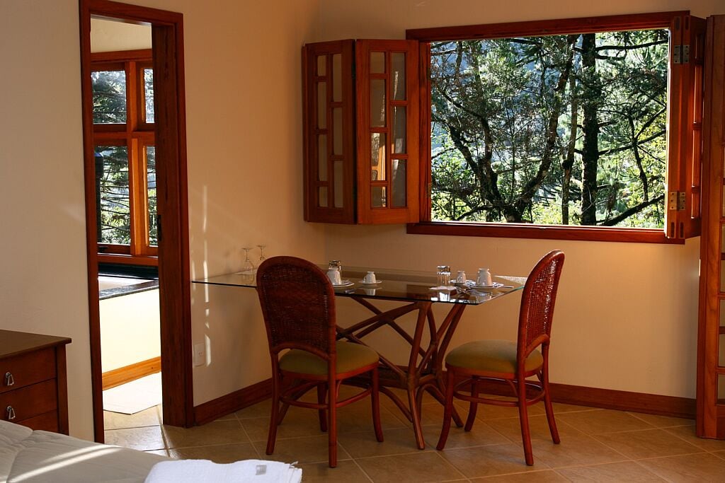 Chalé (4) | Opções para refeição no quarto