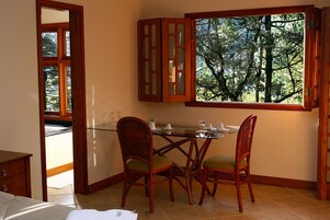 Chalé (4) | Opções para refeição no quarto