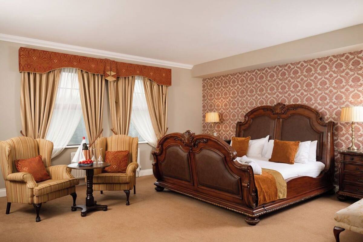 Luxury Suite | Skrivebord, strykejern/-brett, wi-fi (inkludert) og individuelt dekorert
