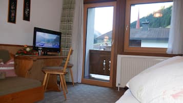 In-room safe, desk, iron/ironing board, free WiFi